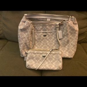 Authentic Coach Purse and matching Wristlet. Very good used conditon